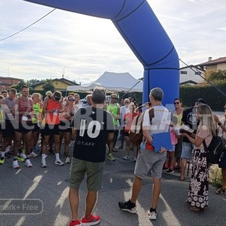 Grande partecipazione a Candelo, oltre 200 persone per la 12° Corsa della Birra e della Salamella (foto e video di Mattia Baù in esclusiva per Newsbiella.it)