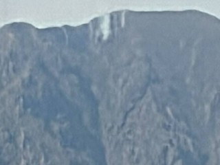 Incendio Monte Barone, lanci d’acqua e presidi a Le Piane: 44 operatori a terra Incendio Monte Barone, lanci d’acqua e presidi a Le Piane: 44 operatori a terra