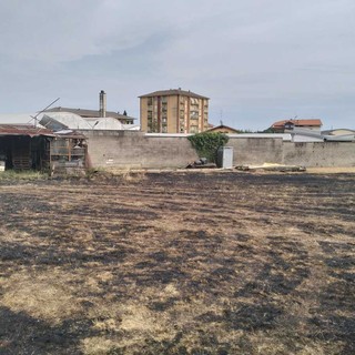 Camburzano, domato l'incendio: area messa in sicurezza dopo ore di lavoro