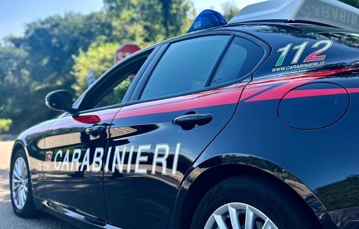 Dal Nord Ovest - Tentano di vendere un falso iPhone a un carabiniere: denunciati (foto di repertorio)