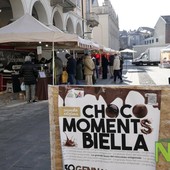 Il cioccolato anima Biella: ChocoMoments continua in piazza Duomo - Servizio di Davide Finatti Il cioccolato anima Biella: ChocoMoments continua in piazza Duomo - Servizio di Davide Finatti