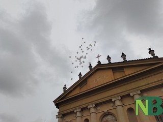 L'abbraccio commosso di Candelo a Cristian Bonifacio: "Beato chi ti ha conosciuto" L'abbraccio commosso di Candelo a Cristian Bonifacio: "Beato chi ti ha conosciuto"