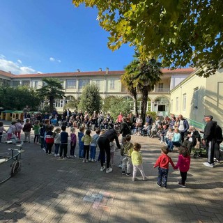 La festa dei nonni alla materna Cucco di Chiavazza tra sorrisi ed emozioni