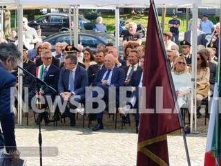 Ai Giardini Zumaglini un monumento per ricordare Francesco Cusano. Olivero: "Un'opera capace di parlare a tutti" FOTO e VIDEO Mattia Baù per newsbiella.it