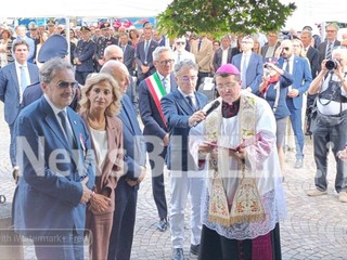 Ai Giardini Zumaglini un monumento per ricordare Francesco Cusano. Olivero: "Un'opera capace di parlare a tutti" FOTO e VIDEO Mattia Baù per newsbiella.it