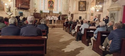 "Notte di note" del Coro la Campagnola a Mottalciata con ospiti OUT OF TIME e il Valsassina FOTO Di Lauretta Gronda