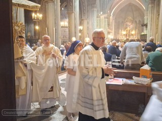 Corpus Domini a Biella: fedeli in processione dopo la Messa FOTO Nicola Rasolo per newsbiella.it