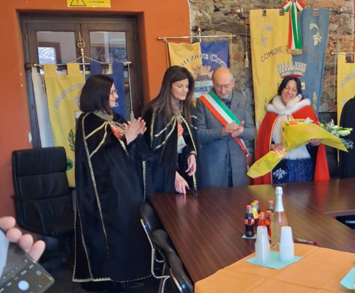 Giorni di festa a Roppolo tra fagiolate, balli in maschera e sfilate di carri FOTO Giorni di festa a Roppolo tra fagiolate, balli in maschera e sfilate di carri FOTO