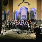 Musica sotto le stelle a Rosazza: grande partecipazione per il concerto targato Le Voci del Sabato Sera (foto Paolo Rosazza Pela) Musica sotto le stelle a Rosazza: grande partecipazione per il concerto targato Le Voci del Sabato Sera (foto Paolo Rosazza Pela)