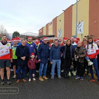 Torna a Candelo &quot;La Corsa degli Elfi&quot;: appuntamento all'8 dicembre - Foto dell'edizione 2024