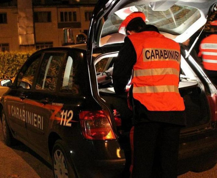 Controllo dei Carabinieri a Biella, giovane alla guida rifiuta gli accertamenti (foto di repertorio)