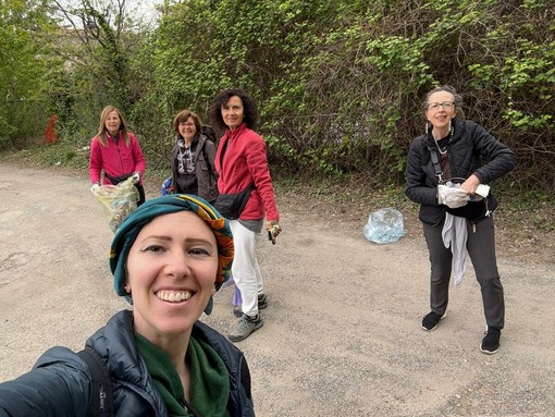 Due ore dedicate all’ambiente, cleanup a Biella: tra i rifiuti abbandonati anche un trattorino giocattolo FOTO