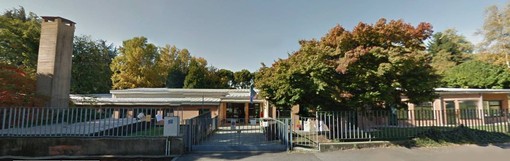 Alla "Cerruti" i genitori tinteggiano una sezione