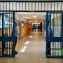 Aggressione nel carcere di Biella, due agenti feriti: i sindacati chiedono interventi urgenti