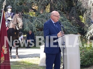 Ai Giardini Zumaglini un monumento per ricordare Francesco Cusano. Olivero: "Un'opera capace di parlare a tutti" FOTO e VIDEO Mattia Baù per newsbiella.it
