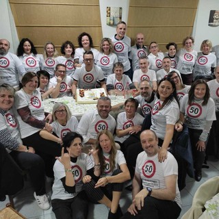 Cena dei coscritti in Valsessera, ritorno alle origini per oltre 30 persone della classe '75
