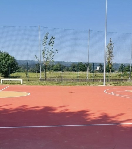Cerrione, l’attenzione del Comune verso i giovani: inaugurati il nuovo campo polisportivo e l’area ricreativa
