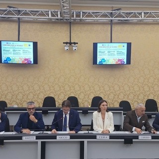 In viaggio a Praga, Strasburgo e Roma: il Consiglio regionale del Piemonte lancia i concorsi per le scuole