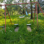 Biella, Cossila San Grato, un lettore: "Aree gioco per i bambini sono invase dalle erbacce"