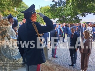 Ai Giardini Zumaglini un monumento per ricordare Francesco Cusano. Olivero: "Un'opera capace di parlare a tutti" FOTO e VIDEO Mattia Baù per newsbiella.it
