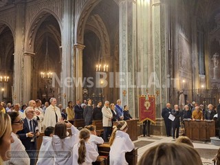 Corpus Domini a Biella: fedeli in processione dopo la Messa FOTO Nicola Rasolo per newsbiella.it