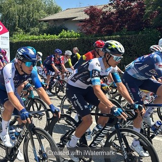 Occhieppo accoglie il Giro: entusiasmo al chilometro zero