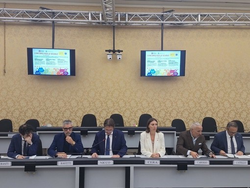 In viaggio a Praga, Strasburgo e Roma: il Consiglio regionale del Piemonte lancia i concorsi per le scuole