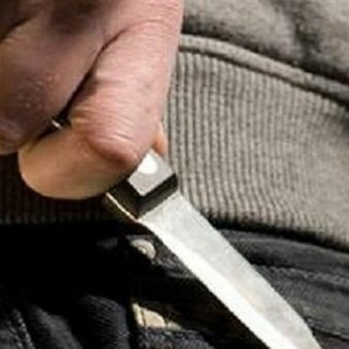 Dal Nord Ovest - Litiga in hotel e accoltella una cameriera: arrestato un ottantenne (foto di repertorio)