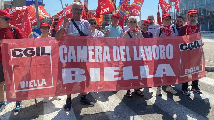 CGIL Biella a Torino per difendere la sanità pubblica: 45 sigle in corteo CGIL Biella a Torino per difendere la sanità pubblica: 45 sigle in corteo