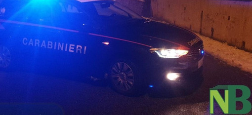 Auto sospetta a Pollone, residenti chiamano il 112: arrivano i Carabinieri e trovano droga in uno zaino (foto di repertorio)
