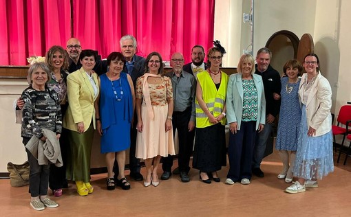 Nutrito pubblico a Coggiola per il teatro dialettale, protagonisti Gli Scampoli (foto di Ermanno Orsi)