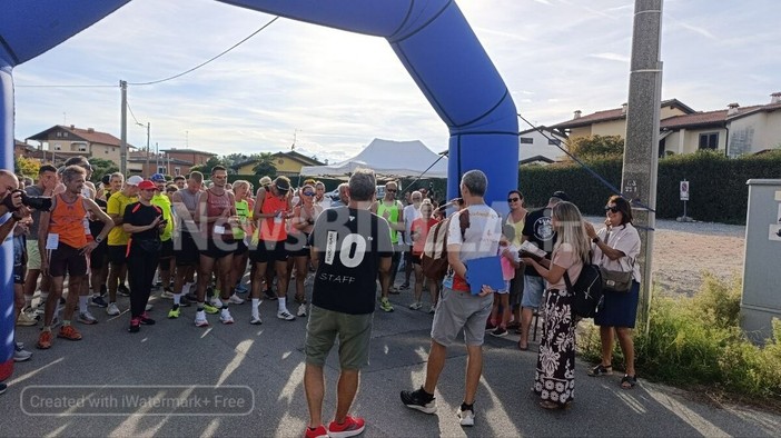 Grande partecipazione a Candelo, oltre 200 persone per la 12° Corsa della Birra e della Salamella (foto e video di Mattia Baù in esclusiva per Newsbiella.it) Grande partecipazione a Candelo, oltre 200 persone per la 12° Corsa della Birra e della Salamella (foto e video di Mattia Baù in esclusiva per Newsbiella.it)