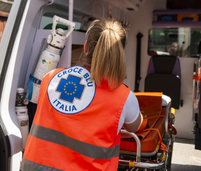 Croce Blu Italia, nuova ambulanza per la sede di Vercelli