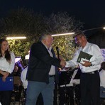 Zimone, un concerto e una cena in piazza per festeggiare i 20 anni di direzione del maestro Cristiano Migazzo (foto dalla pagina Facebook di Unione Musicale Zimonese) Zimone, un concerto e una cena in piazza per festeggiare i 20 anni di direzione del maestro Cristiano Migazzo (foto dalla pagina Facebook di Unione Musicale Zimonese)