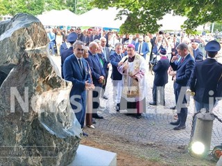 Ai Giardini Zumaglini un monumento per ricordare Francesco Cusano. Olivero: "Un'opera capace di parlare a tutti" FOTO e VIDEO Mattia Baù per newsbiella.it