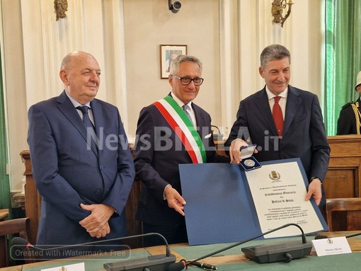 Biella, cittadinanza onoraria alla Polizia di Stato nel ricordo di Cusano. Pisani: "Onorato di essere qui"