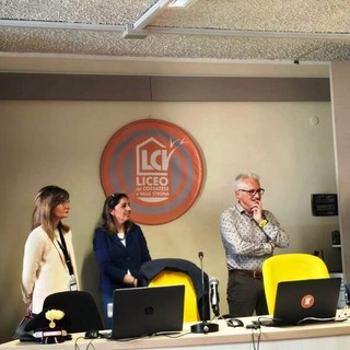 Legalità e prevenzione, grande partecipazione all’incontro dei Carabinieri al Liceo del Cossatese e Valle Strona