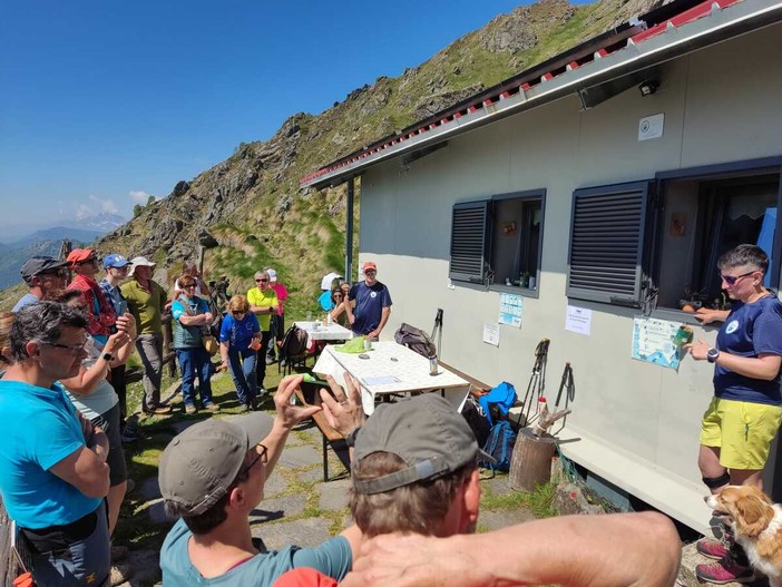 CAI Valsessera, inaugurata una luce crepuscolare al Rifugio Monte Barone nel ricordo di Gerardo Vercella FOTO CAI Valsessera, inaugurata una luce crepuscolare al Rifugio Monte Barone nel ricordo di Gerardo Vercella FOTO