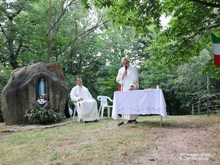 A Casapinta la tradizionale messa di chiusura del mese di maggio FOTO Claudio Nicola A Casapinta la tradizionale messa di chiusura del mese di maggio FOTO Claudio Nicola
