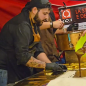 Biella, Choco Moments torna in Piazza Duomo: tre giorni dedicati al cioccolato artigianale
