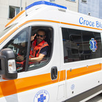 16.000 volte l'anno, qualcuno ha bisogno di Croce Blu Italia 16.000 volte l'anno, qualcuno ha bisogno di Croce Blu Italia