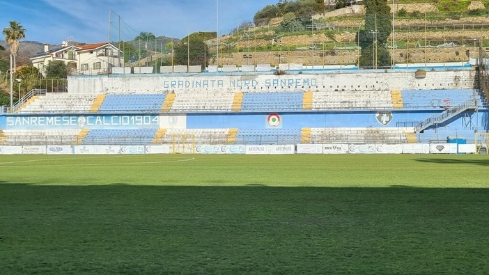 Calcio, bombe carta durante Sanremese-Biellese: due Daspo ai tifosi ospiti della curva piemontese