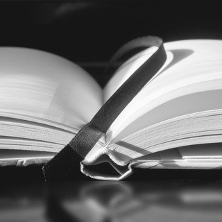 Poesie di corpo e di vita, a Biella un pomeriggio dedicato ai versi contemporanei (foto di repertorio)