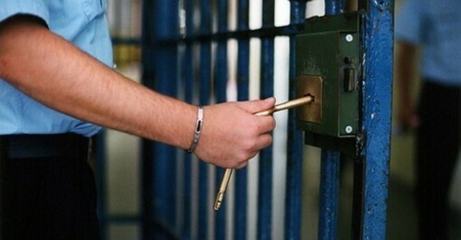 Polizia Penitenziaria, il SiNAPPe denuncia caos assegnazioni, sovraffollamento e turni massacranti in consiglio regionale (foto di repertorio) Polizia Penitenziaria, il SiNAPPe denuncia caos assegnazioni, sovraffollamento e turni massacranti in consiglio regionale (foto di repertorio)
