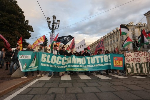 corteo blocchiamo