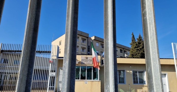 Carcere di Biella: incendi nelle celle. Beneduci (OSAPP): “Completamente allo sfascio”