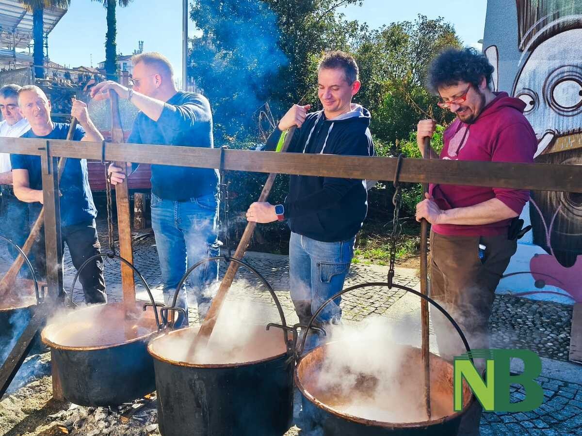 Profumo di fagiolata e maschere in piazza: il Carnevale conquista Vigliano Biellese FOTO e VIDEO