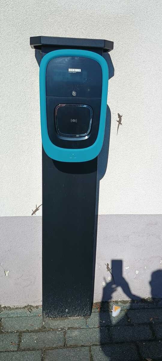 Cerrione, in funzione colonnina per auto elettriche. Zerbola: “Sarà gratuita per i cittadini”