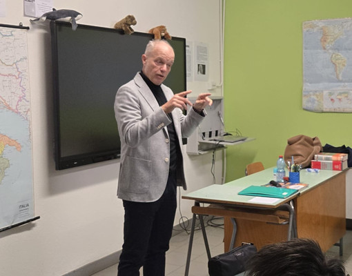 Il sindaco in cattedra: a Gaglianico un progetto per da vita al Consiglio delle Ragazze e dei Ragazzi