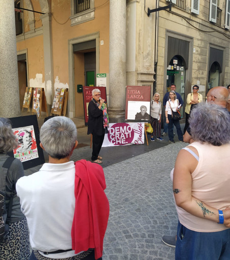 80 anni dal diritto di voto, un presidio con una proposta al Comune: “Una targa in ricordo delle prime assessore di Biella” 80 anni dal diritto di voto, un presidio con una proposta al Comune: “Una targa in ricordo delle prime assessore di Biella”